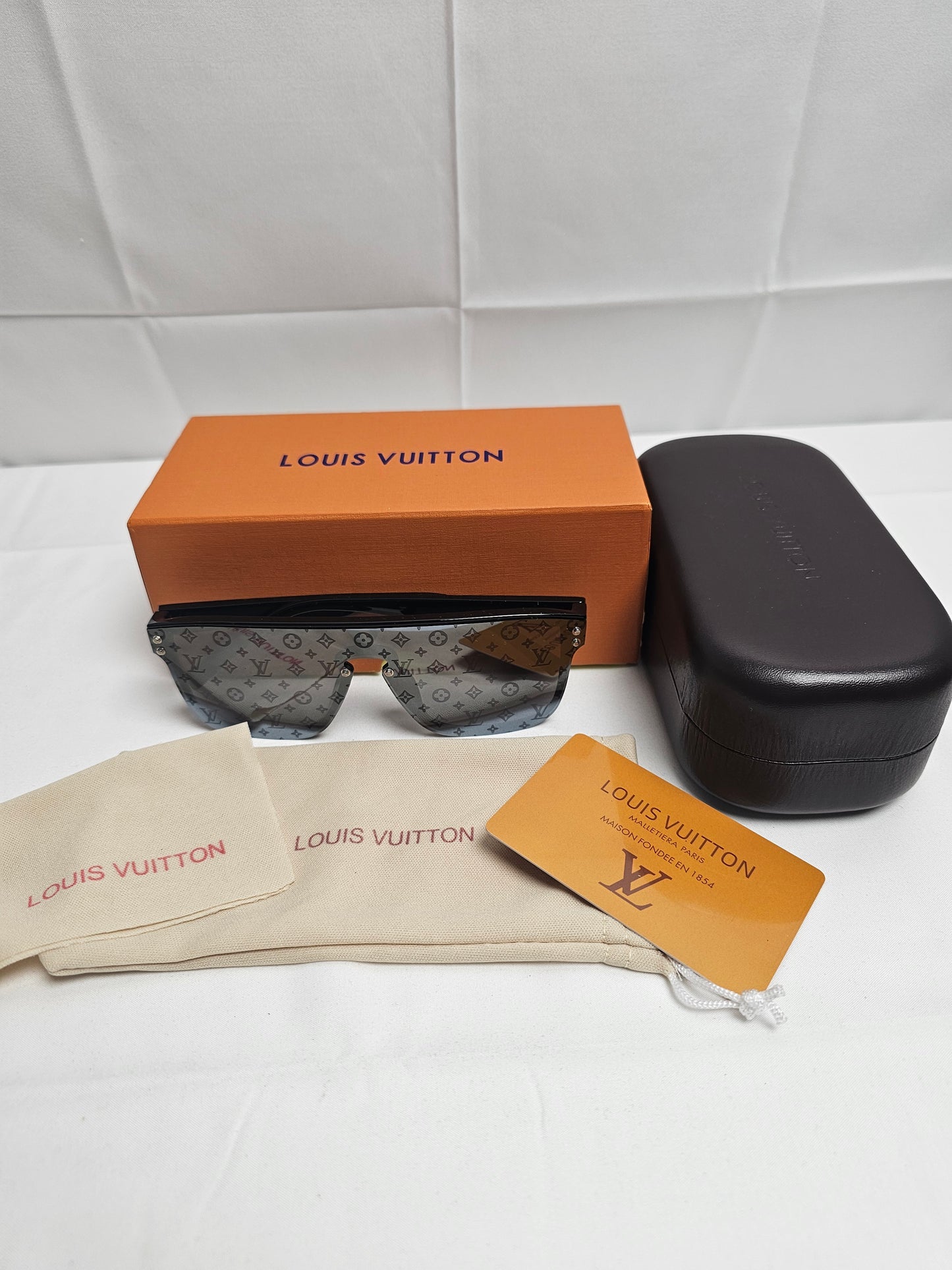 Loui Small Logo Print Sunglasses