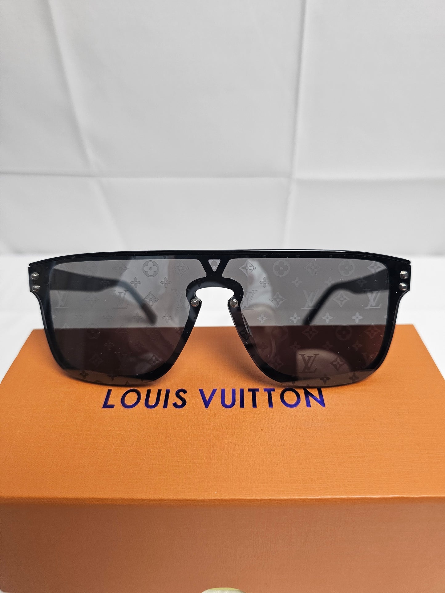 Loui Small Logo Print Sunglasses