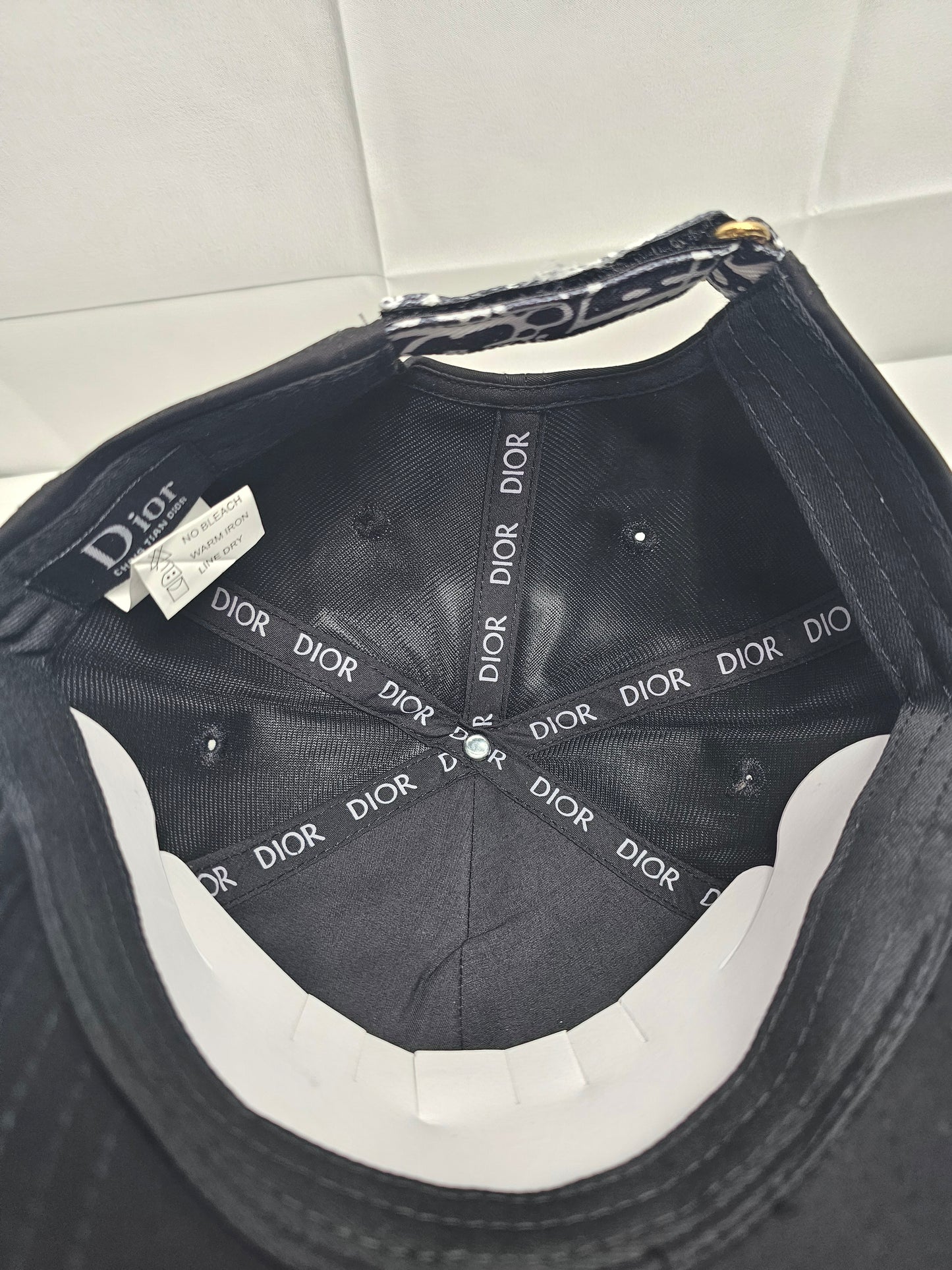 Dor Black White Logo Hat