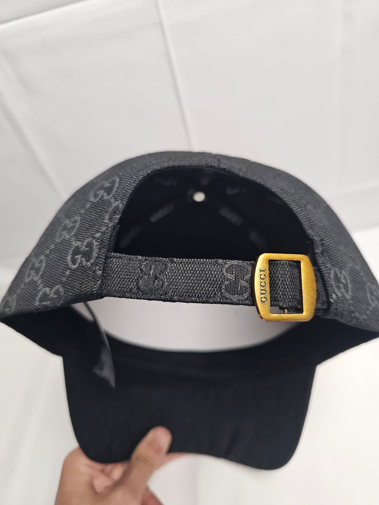 Guc Black Striped Hat